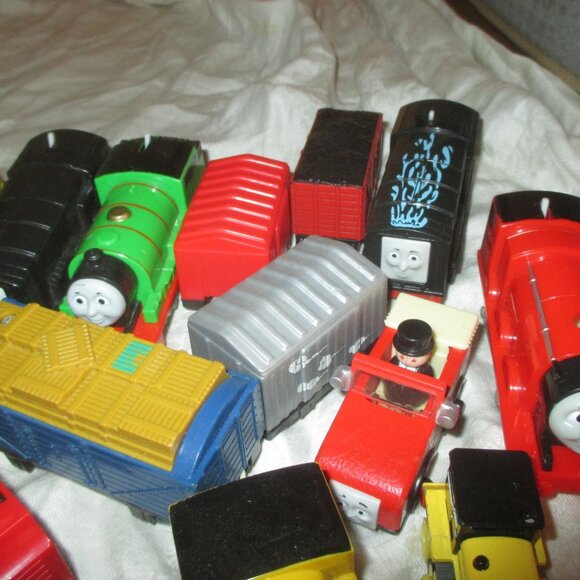 Thomas Tank Engine Huge Lot Metal Die Cast & Plastic Trains Plus Plastic Track - Picture 4 of 9